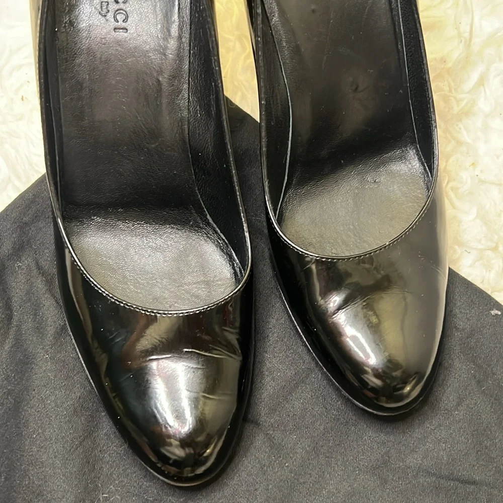Gucci Black patent leather pumps size 7.5 - Picture 9 of 11